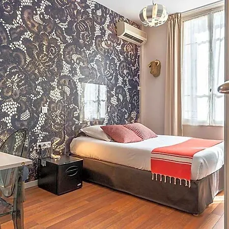 De Charme Cecil Hotel 3*