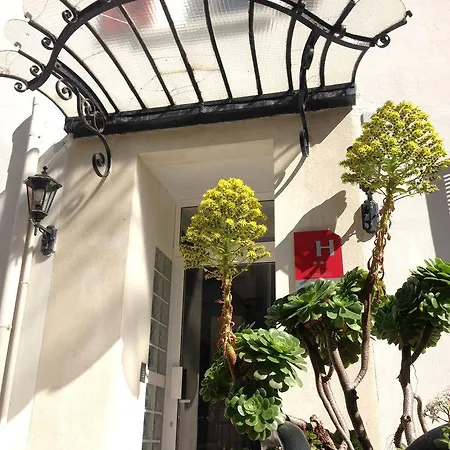 Cecil Adults Only 3*