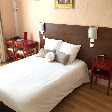 De Charme Cecil Hotel